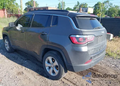 2018 Jeep Compass Latitude 4X4 z USA, uszkodzony, nr VIN 3C4NJDBB2JT283644